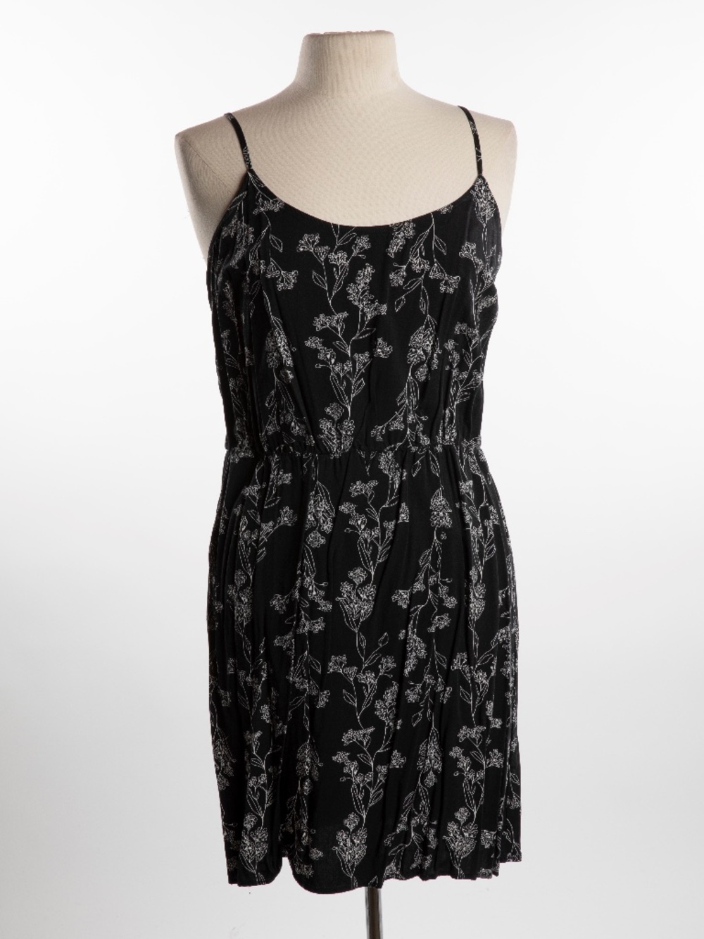 Old Navy Black Dress with Flower print women - Large